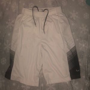 nikis basketball shorts